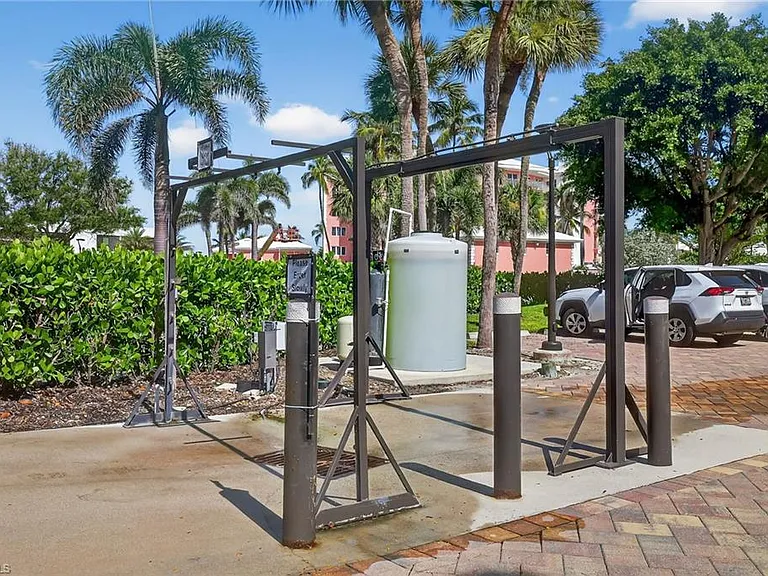 2400 Gulf Shore Blvd N #603 — Photo 31