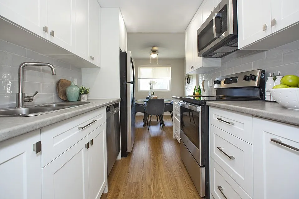 High Street Apartments — Photo 2