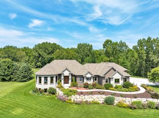 5858 Wood Brook Cir, Little Suamico, WI 54141