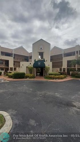1st image of 7217 Fairfax Dr #109