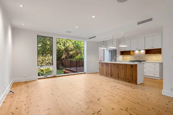 Sold by Engel and Völkers Brownstone Brooklyn | media 2