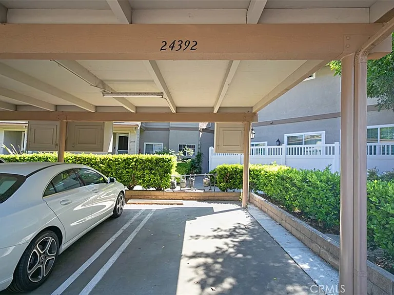 24392 Kingston Ct — Photo 30