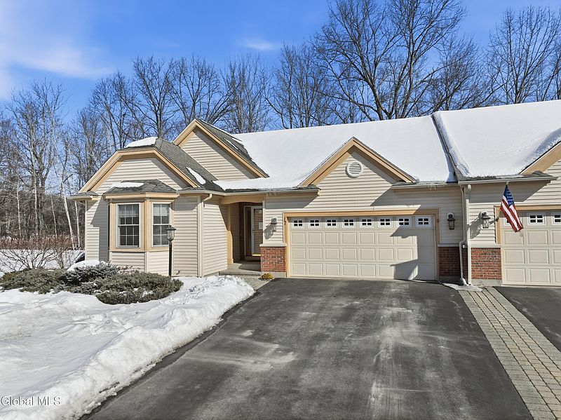 2nd image of 17 Camden Circle