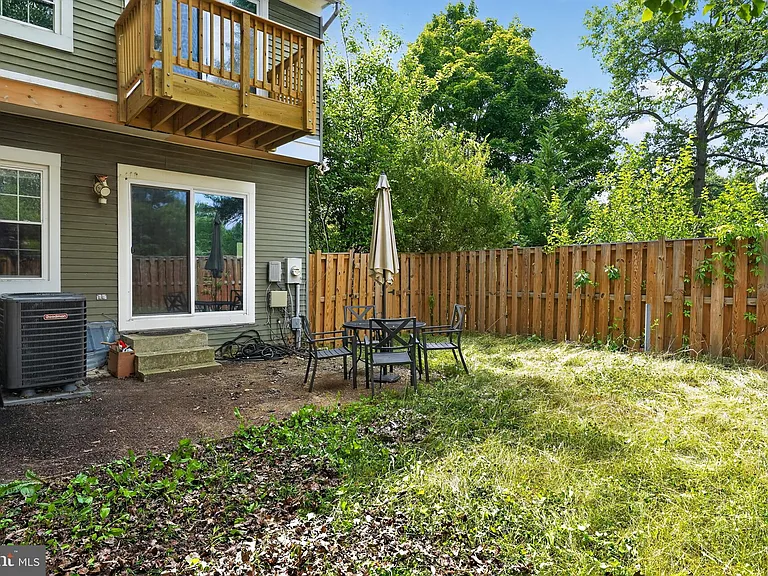 1015 Saint Michaels Dr — Photo 46