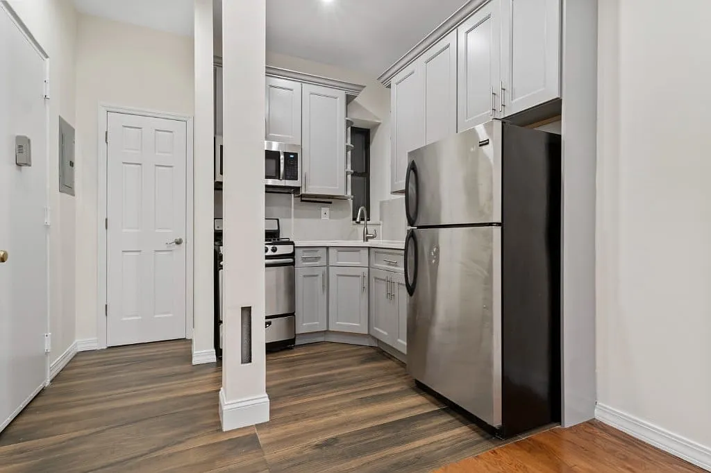Building Photo - 59 E 3rd St #3C