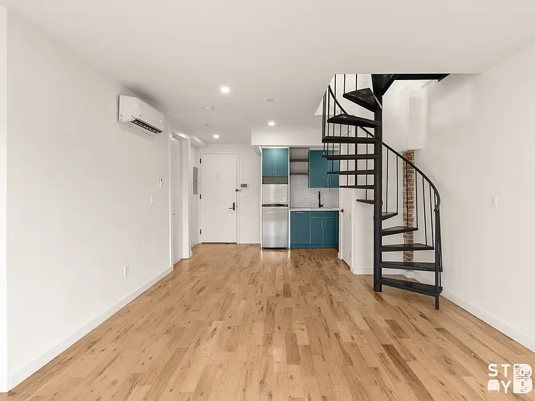 89 Moffat St #4G — Photo 4