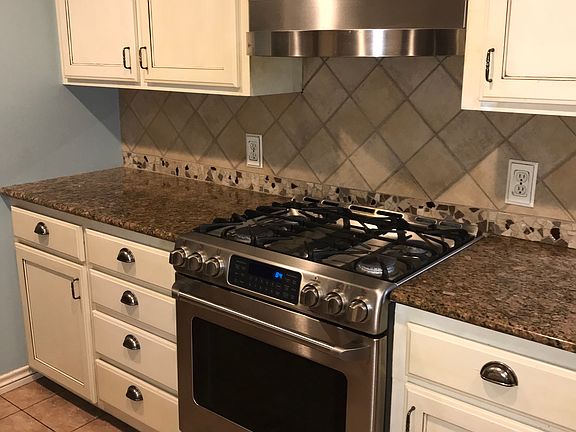 3rd image of 301 Chimney Rock Dr