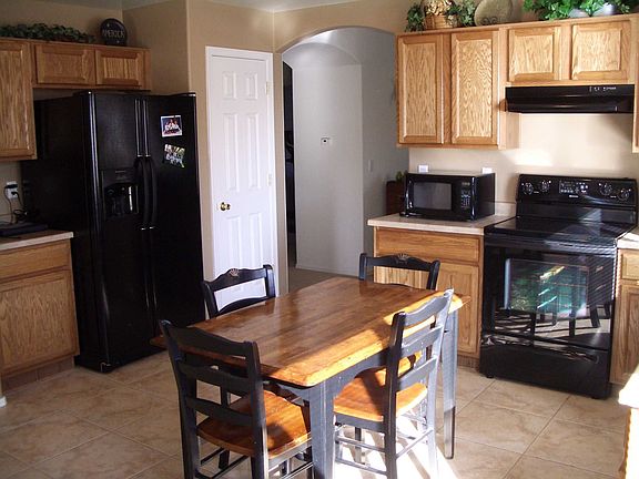 3rd image of 2043 W Silver Grass Pl
