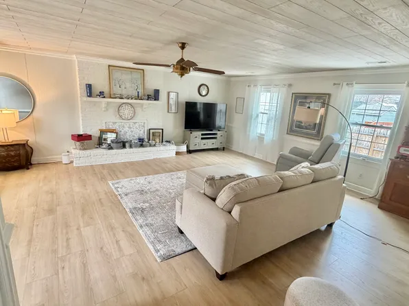 657 Daniel Dr, Newport News, VA 23601