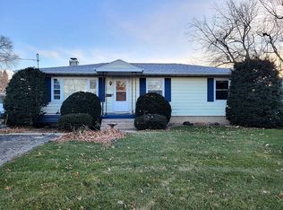 1572 Webster St, Galesburg, IL 61401