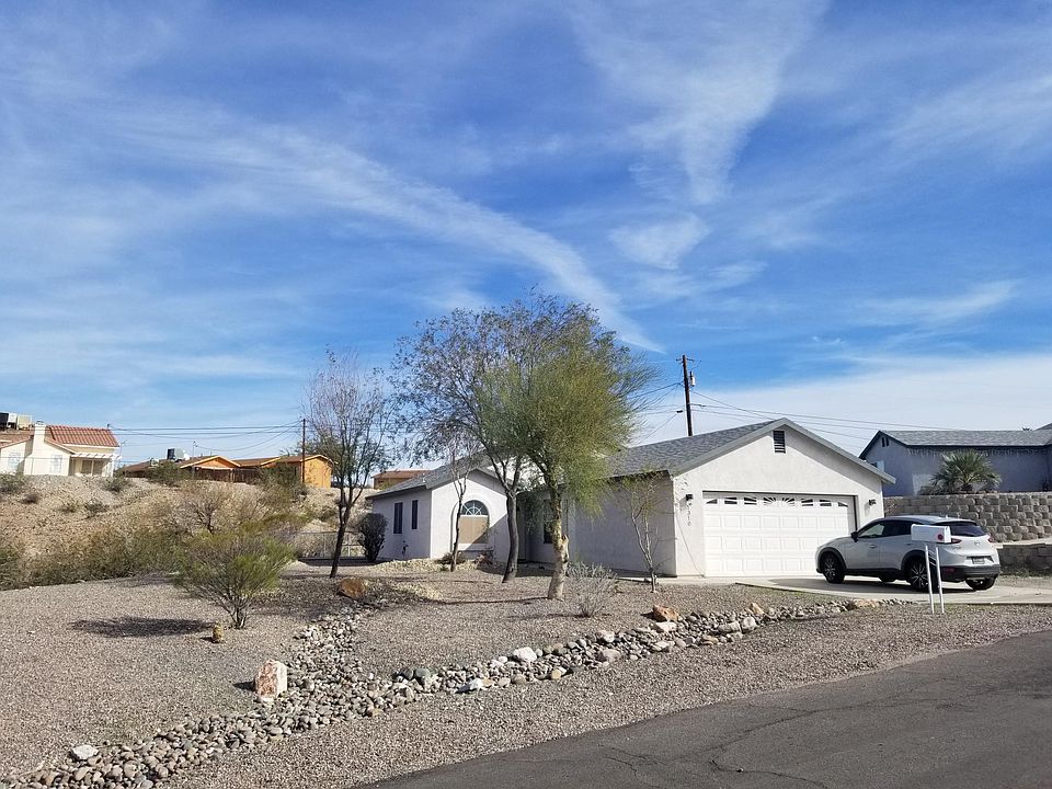 1st image of 1310 Country Club Cir