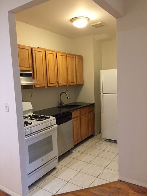 1st image of 832 6th Ave APT 3E