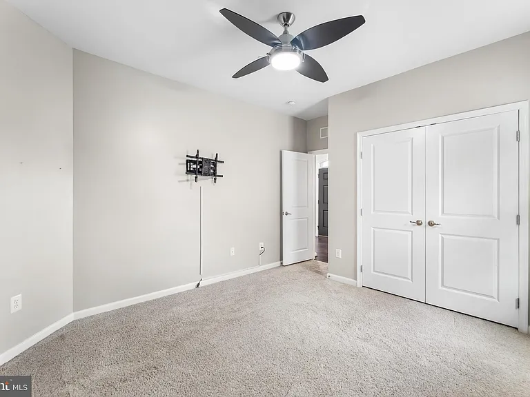 7570 Arundel Woods Dr — Photo 20