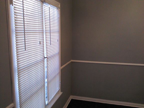 3rd image of 1062 Masselin Ave