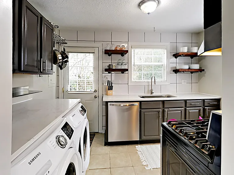 913 Emmett Ave — Photo 26