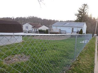 4th image of 198 McFadden St