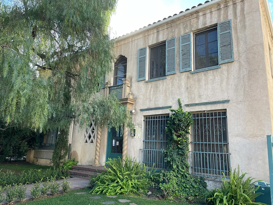 Navarre Hollywood Apartments