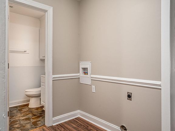 3rd image of 915 Alton St #927