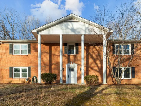 303 Rustling Oaks Dr, Waverly, TN 37185