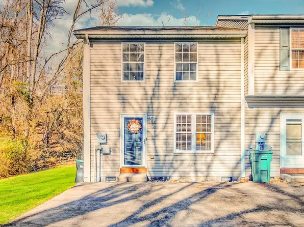 445 Shearwood Forest Dr, Bridgeport, WV 26330