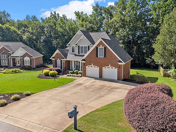 4th image of 522 Chippendale Ln