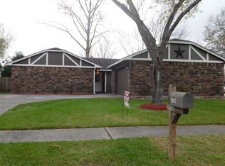 16802 Nina Dr, Friendswood, TX 77546
