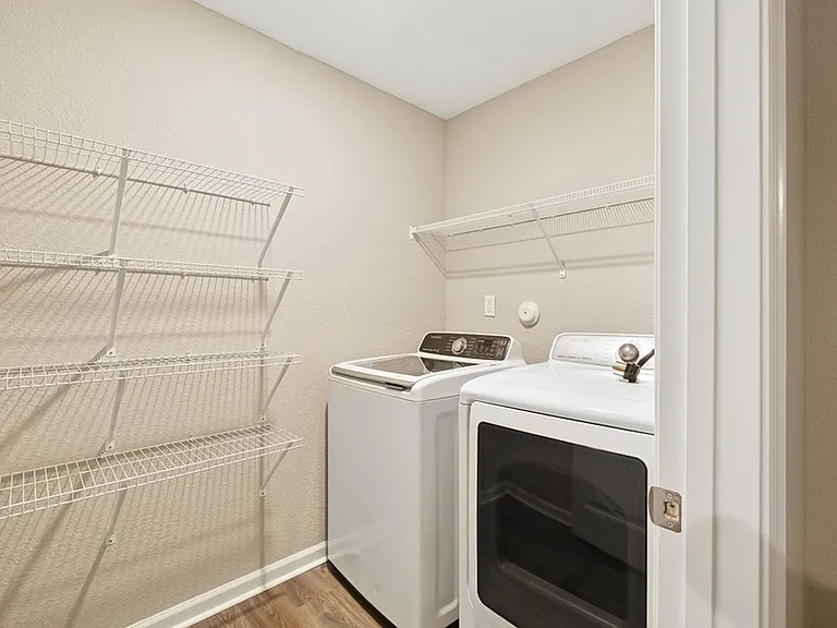 8035 E Glen Rd — Photo 38