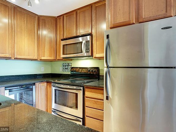 3rd image of 2700 W 44th St APT 416