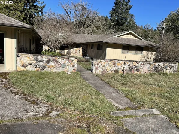 514 Standley Rd, Glide, OR 97443