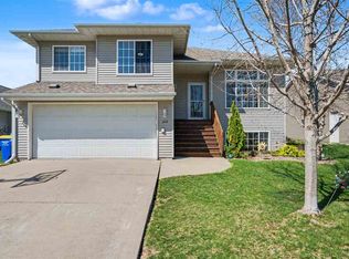 608 Randall Dr, Solon, IA 52333