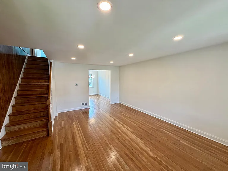647 Dunwich Way — Photo 2