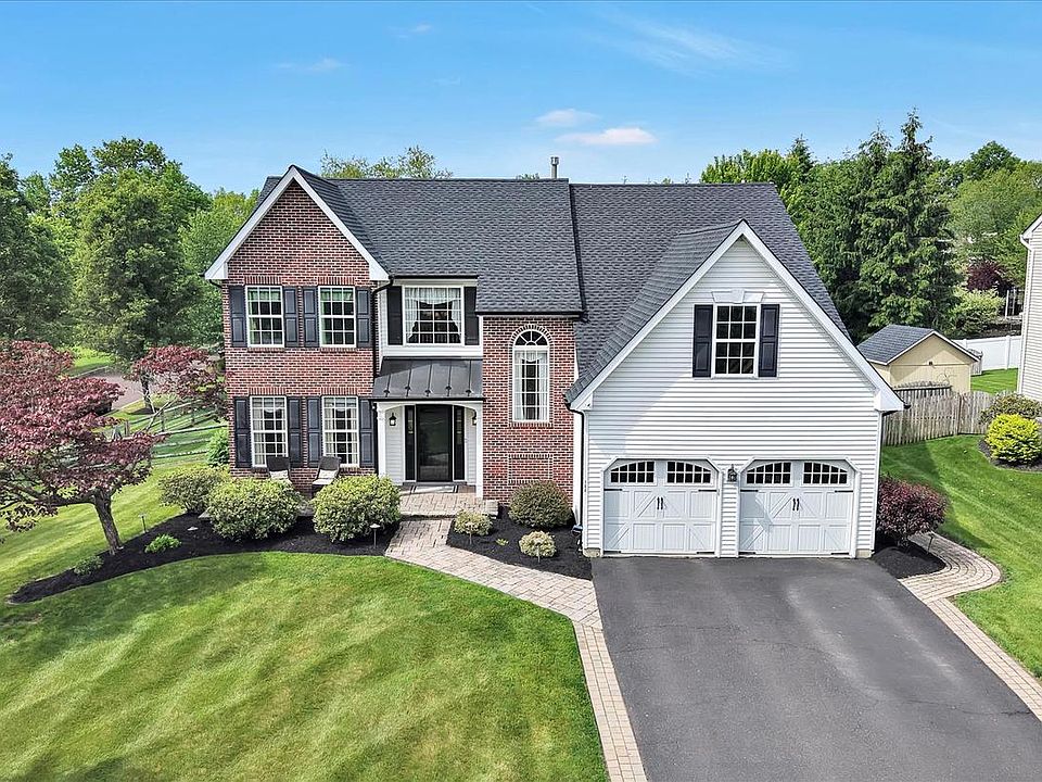 1st image of 106 Woodbridge Ct