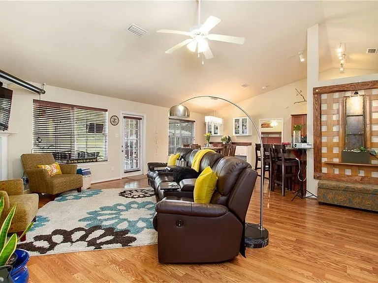 10214 Scott Plantation Dr N — Photo 3