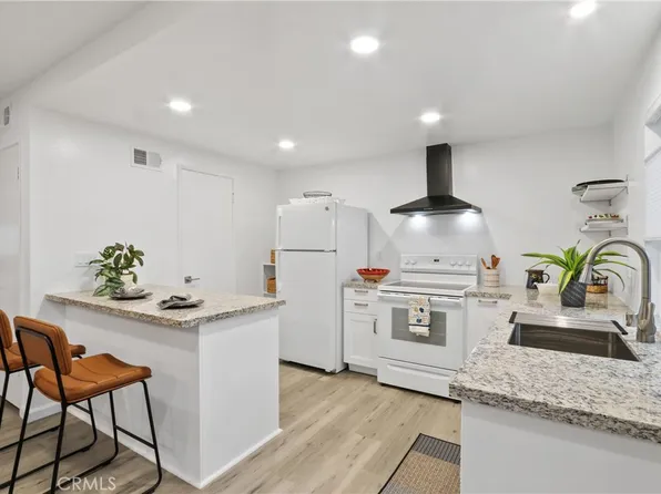 2205 Stonewood Ct, San Pedro, CA 90732