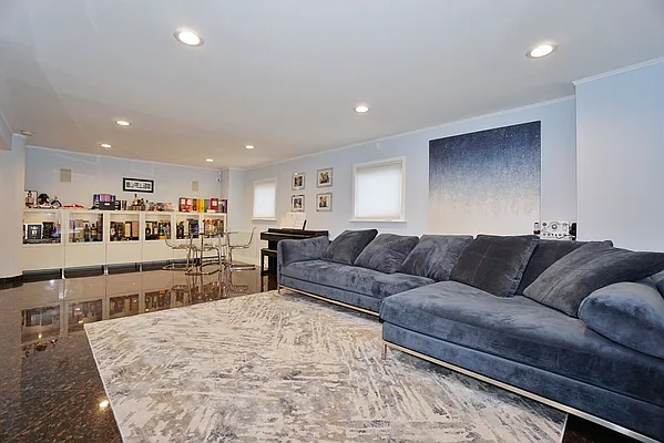Sold by Bergen Basin Real Estate | media 18