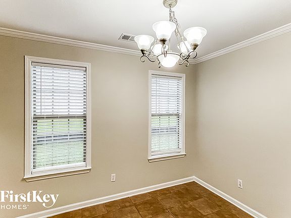 5th image of 241 Saratoga Ln