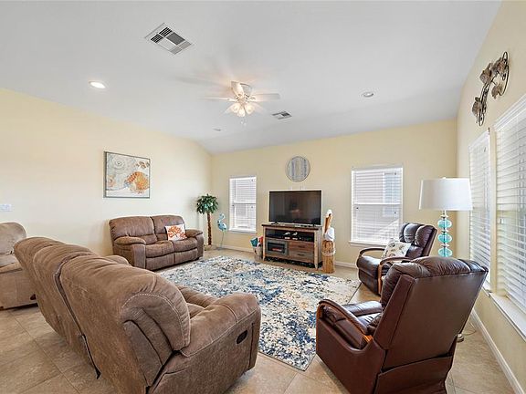 3rd image of 4320 Palapa Cir