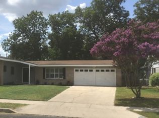 9419 La Rue St, San Antonio, TX 78217