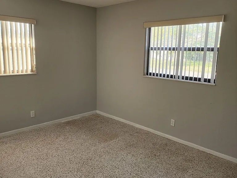 2745 Starlight Dr — Photo 11