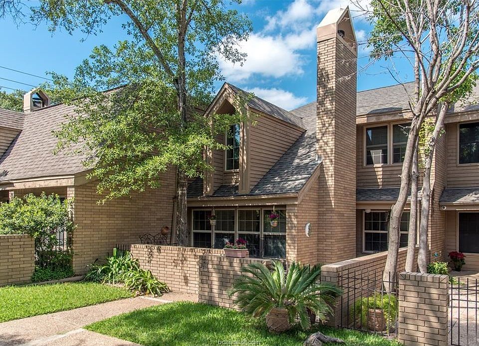 1st image of 3122 Camelot Dr APT 23