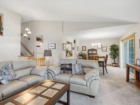 3rd image of 5523 Humboldt Cir