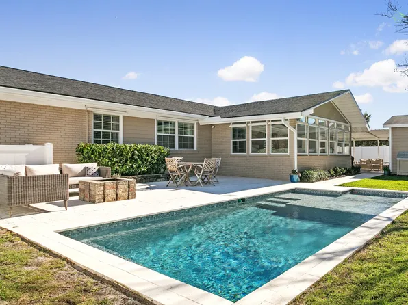 30 Millie Dr, Jacksonville Beach, FL 32250