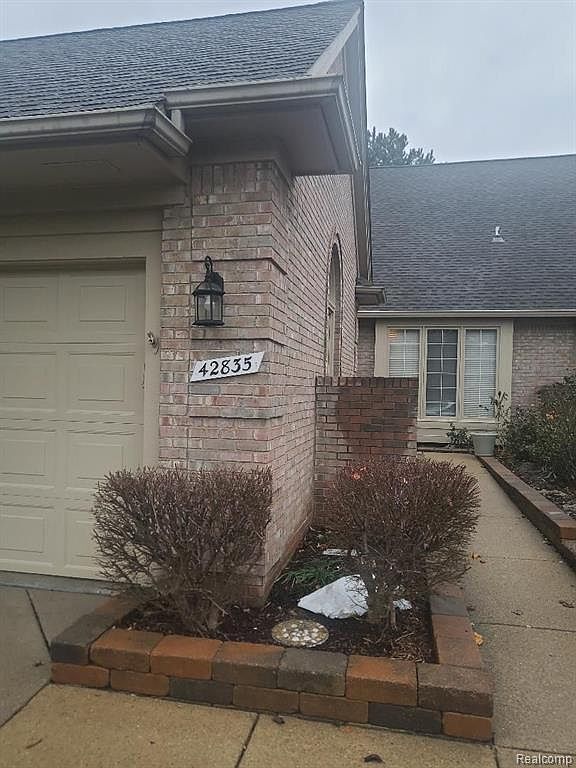42835 Matthew Dr, Sterling Heights, MI 48313 MLS 20230045122 Zillow