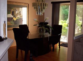 77 Fox Meadow Dr, Sicklerville, NJ 08081