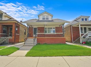 5943 W Waveland Ave #1, Chicago, IL 60634
