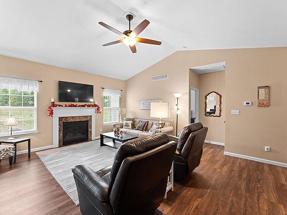 5th image of 329 Magoffin Trails Ct