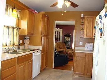 Nice Kitchen All Appliances Stay