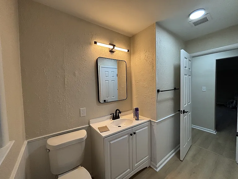 326 Burroughs Ave — Photo 3