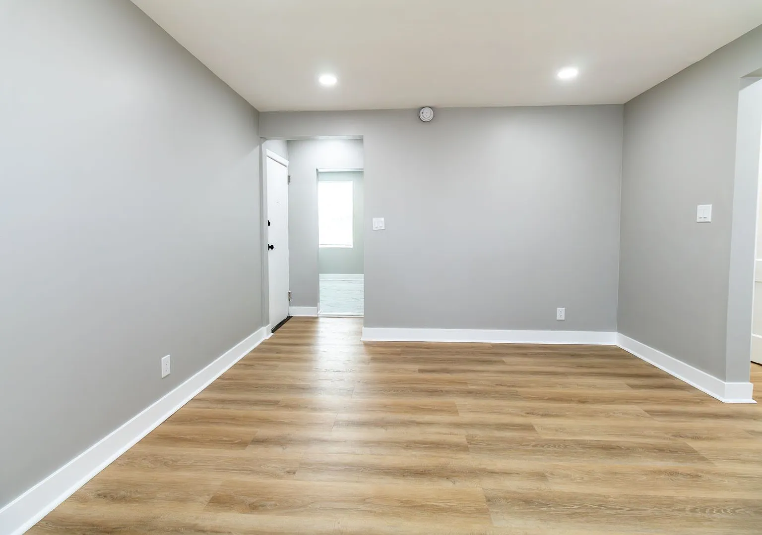 5548 Woodland Ave — Photo 2
