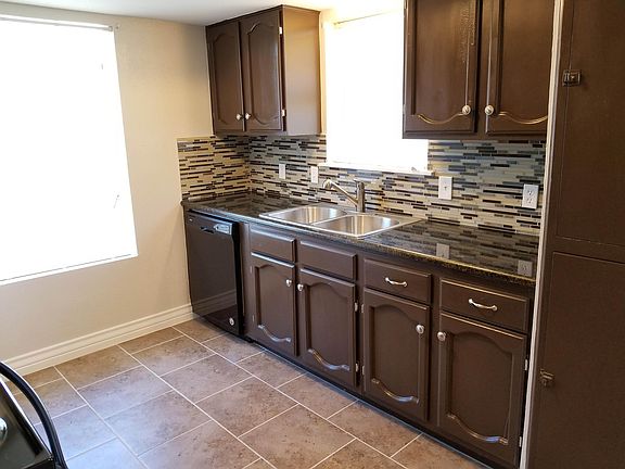 4th image of 11825 Chamizal St